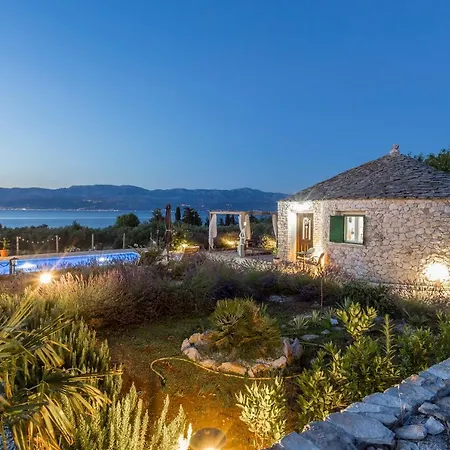 Magical Island Semesterbostad Mirce