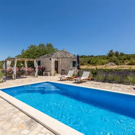 Magical Island * Mirca (Brac)